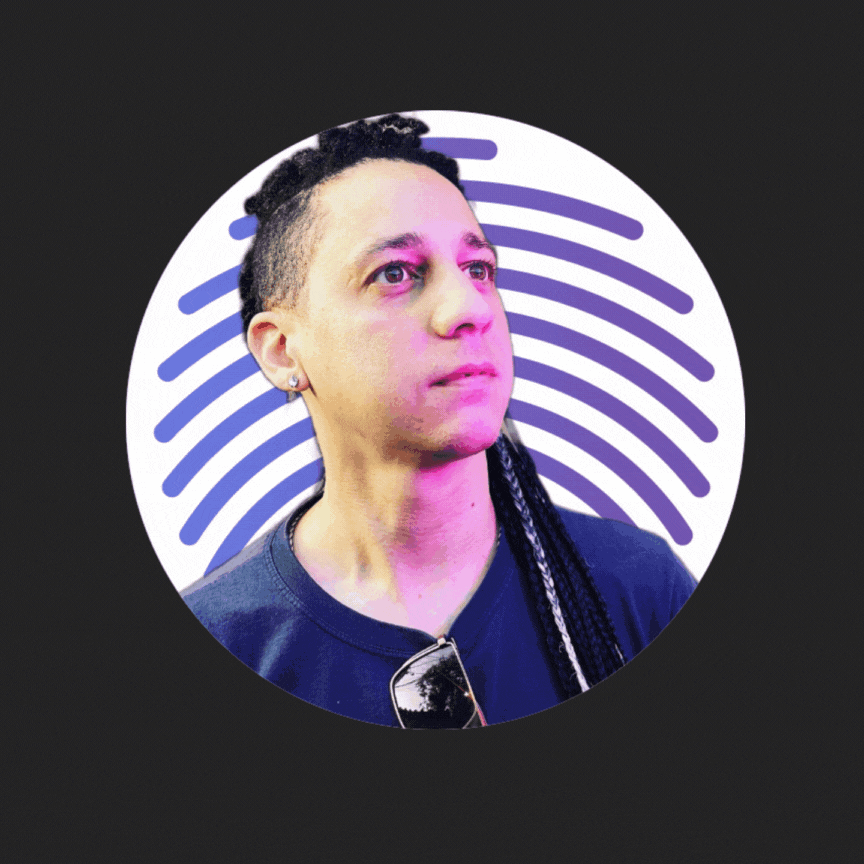 Foto profissional de Renato Huard, especialista em marketing digital e desenvolvimento de soluções.